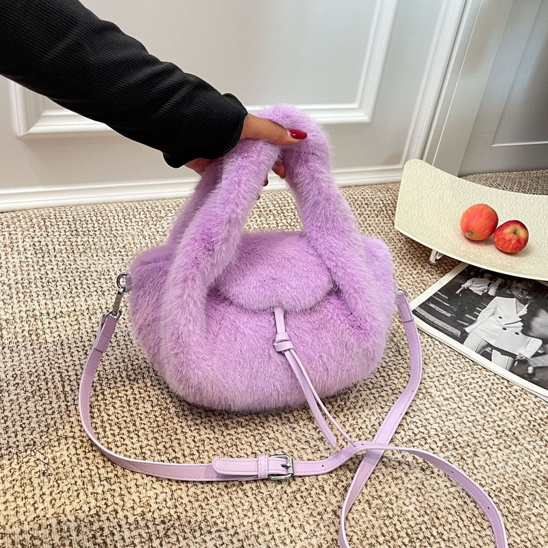 Niche Wool Bucket Bag for Commuters