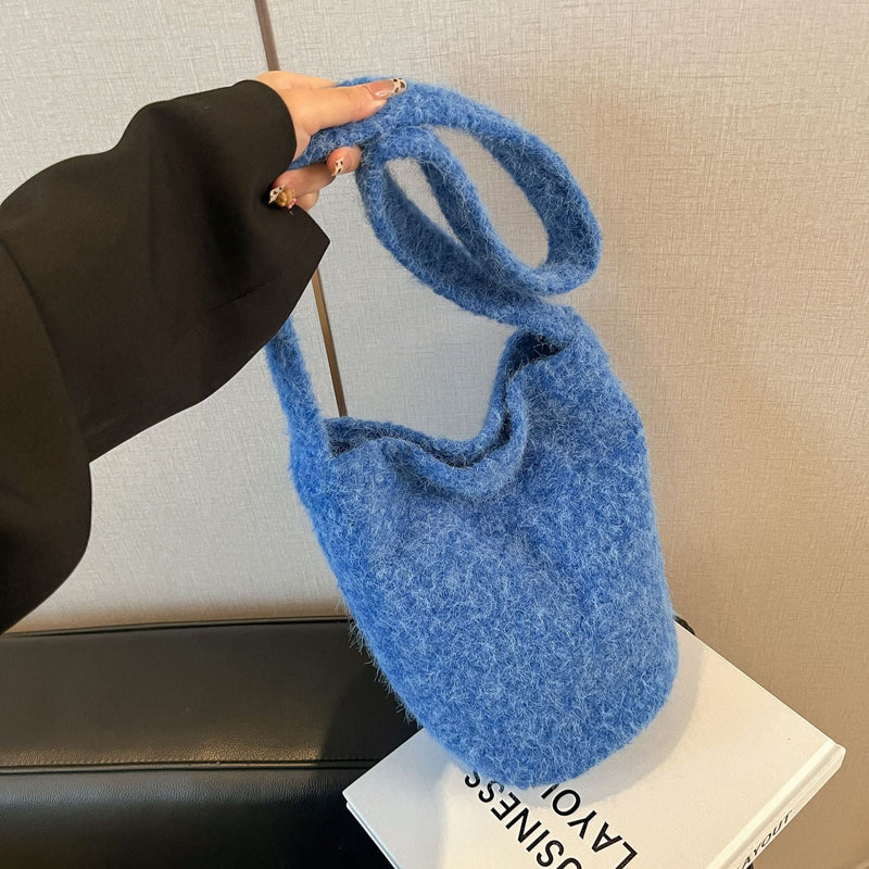 Large-Capacity Commuting Bucket Bag Soft Waxy Woolen Fashion Shoulder Bag