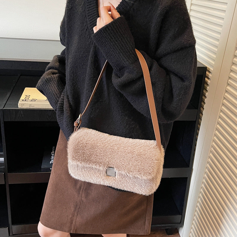 Autumn Fashionable Chain Plush Bag Large Capacity Casual Handbag