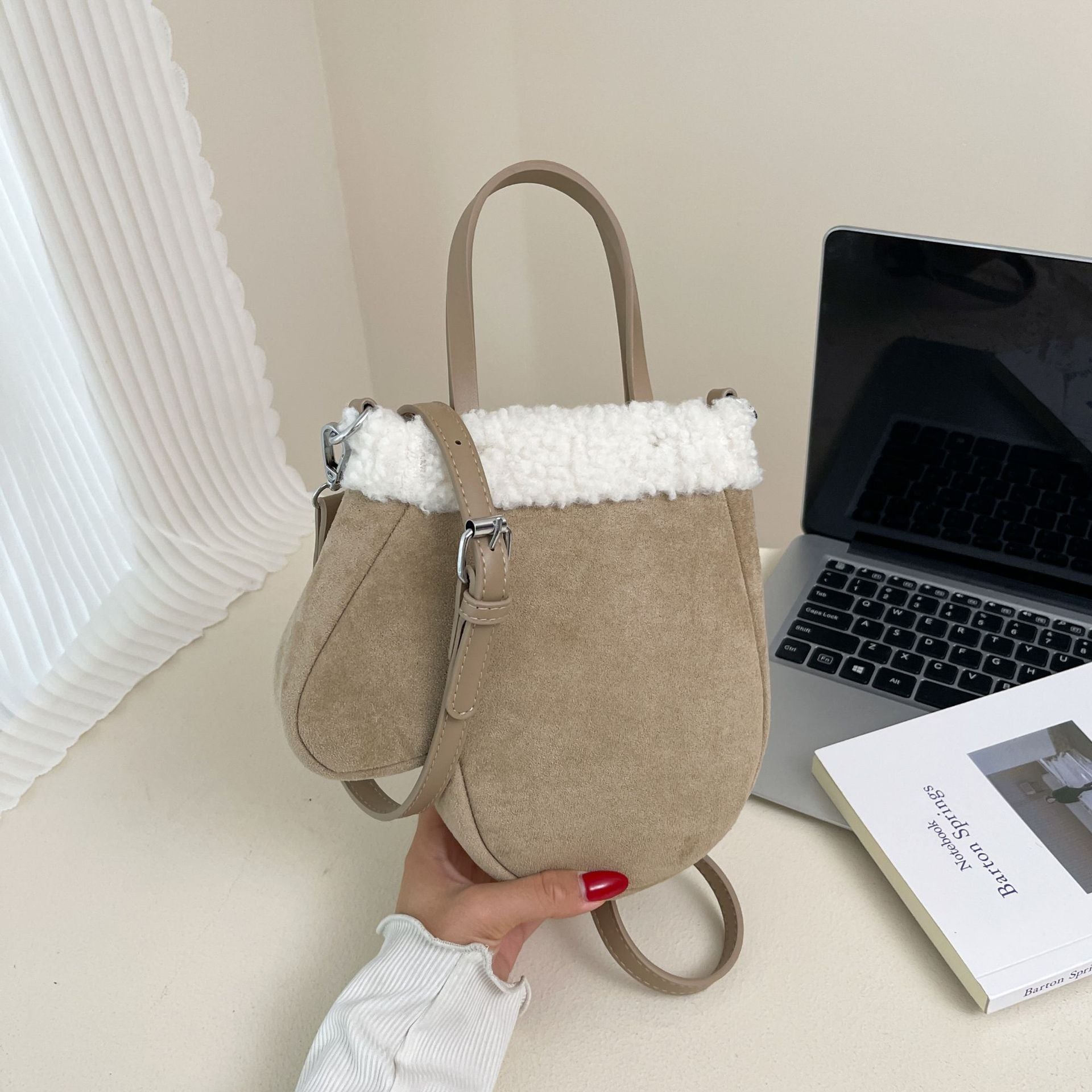 Frosted Retro Shoulder Bag Contrast Color Plush Messenger