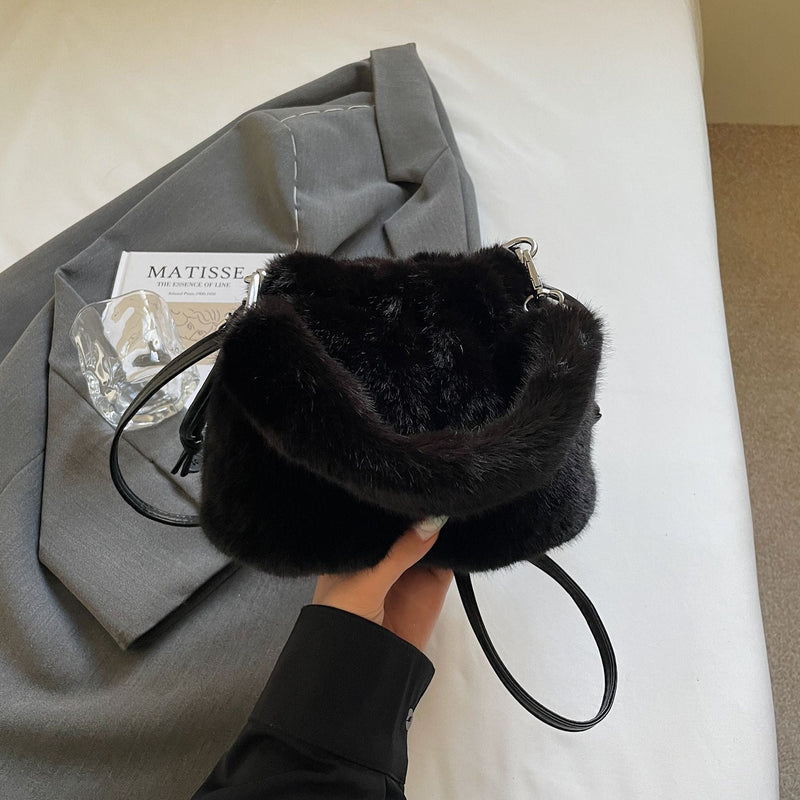 Women's Fashion Plush Bucket Bag Single Shoulder Strap