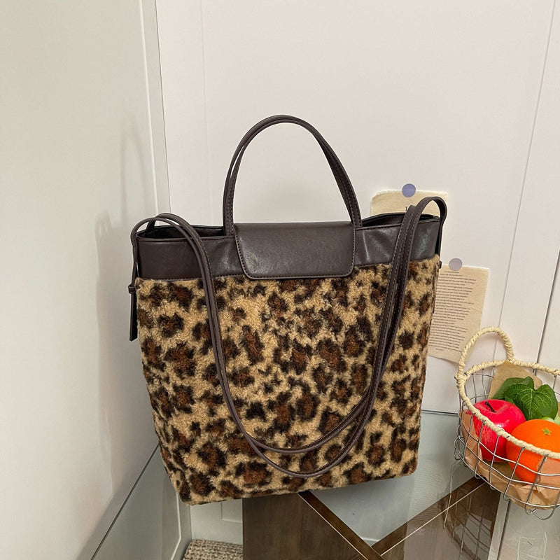 Fashionable Large-Capacity Plush Shoulder Bag