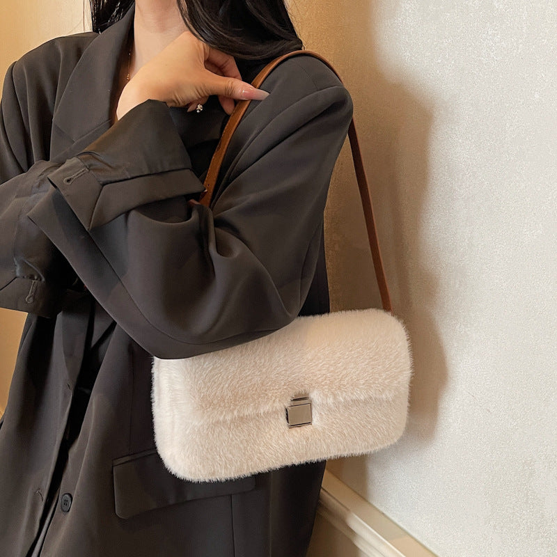 Autumn Fashionable Chain Plush Bag Large Capacity Casual Handbag