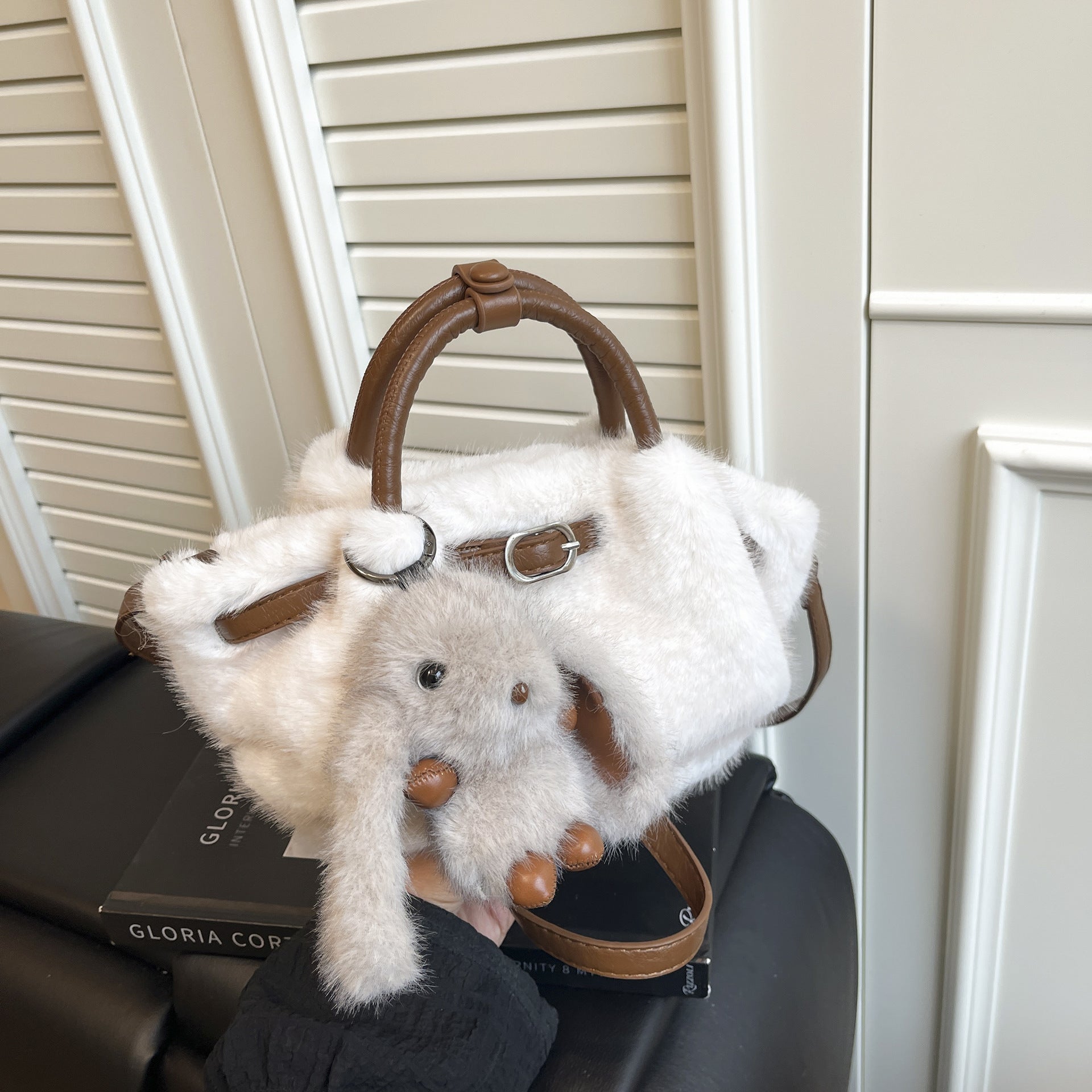 Niche Cute Portable Bucket Bag Large Capacity Daily Casual Shoulder Messenger Bag