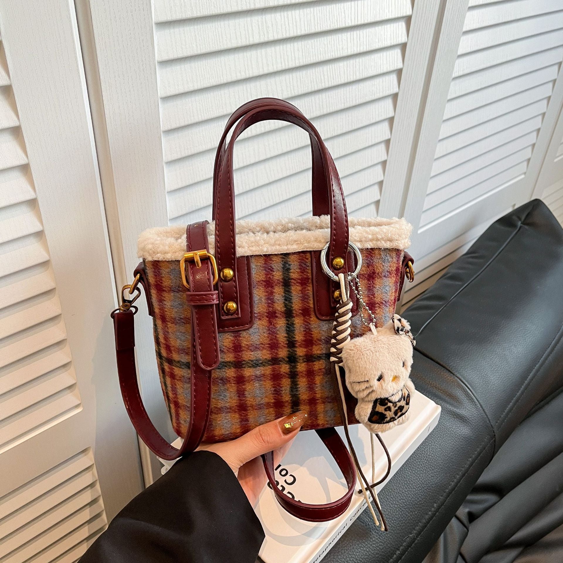 Fashionable Plaid Bucket Bag Large Capacity Messenger Bag