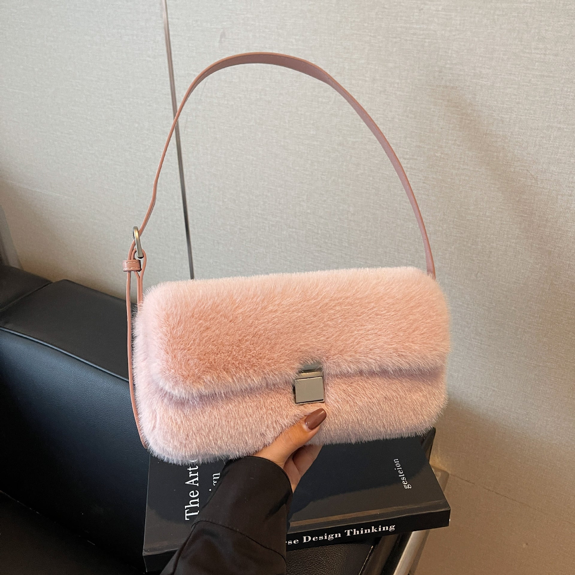 Autumn Fashionable Chain Plush Bag Large Capacity Casual Handbag