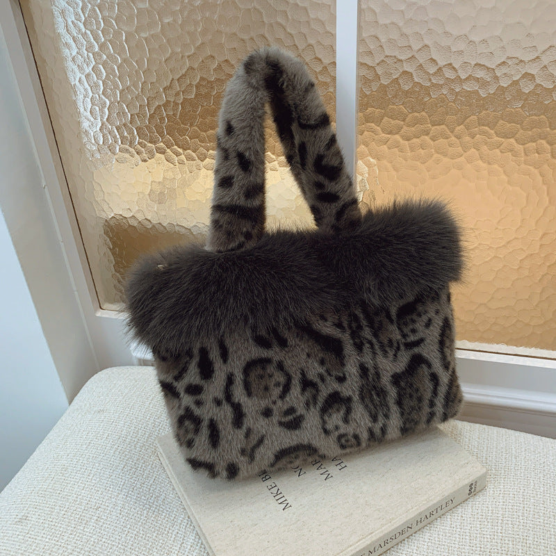 Leopard Print Plush Handbag Cute Girl Commuting Personalized Underarm Bag