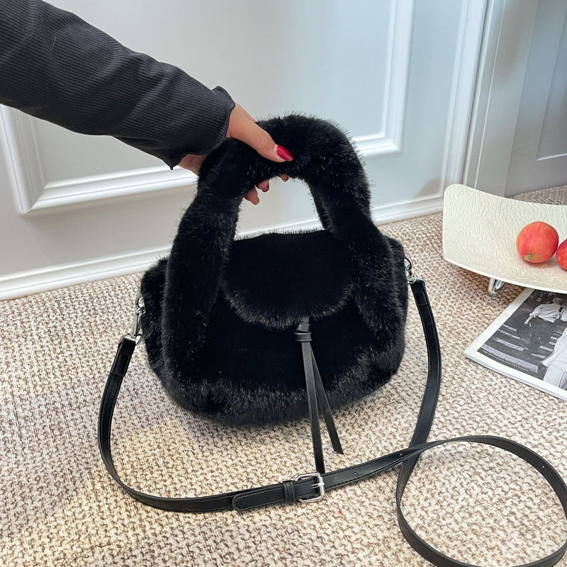 Niche Wool Bucket Bag for Commuters