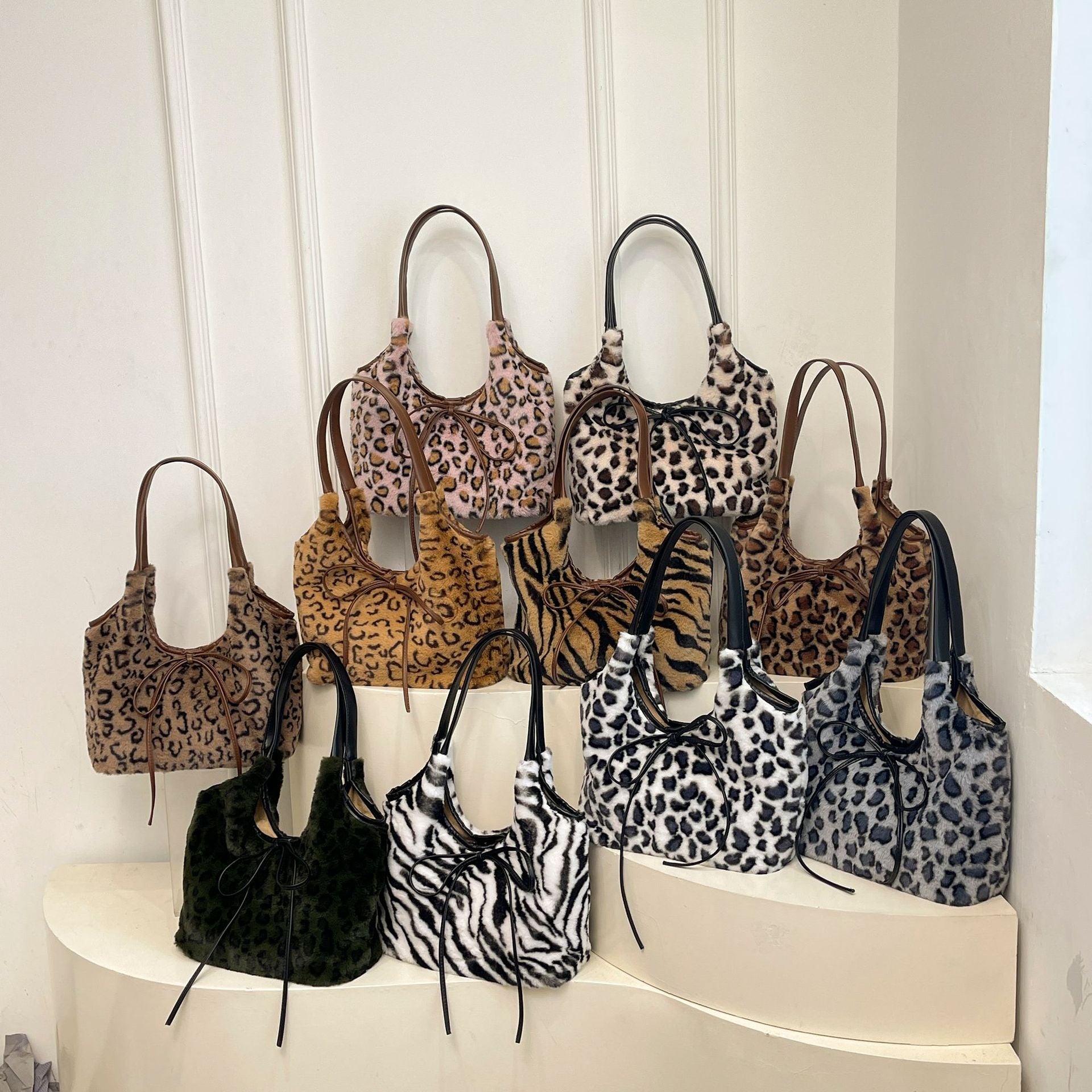 Leopard Print Plush Tote Bag for Women Light Luxury Commuter Bag