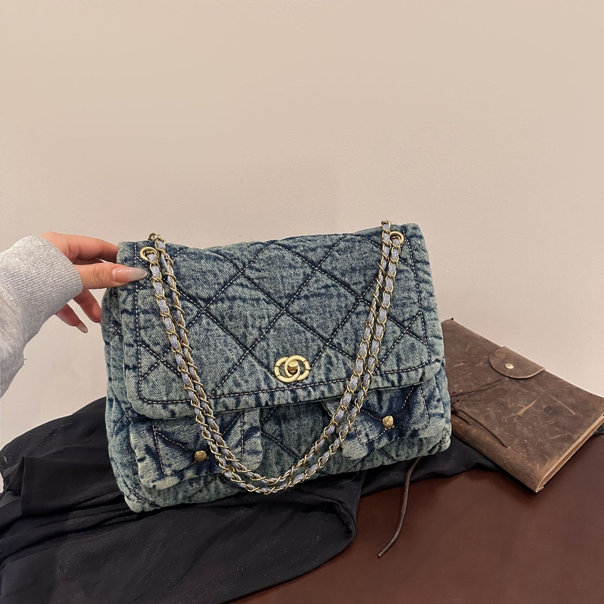Denim Large Capacity Fragrant Wind Messenger Bag Diamond Chain Shoulder Bag