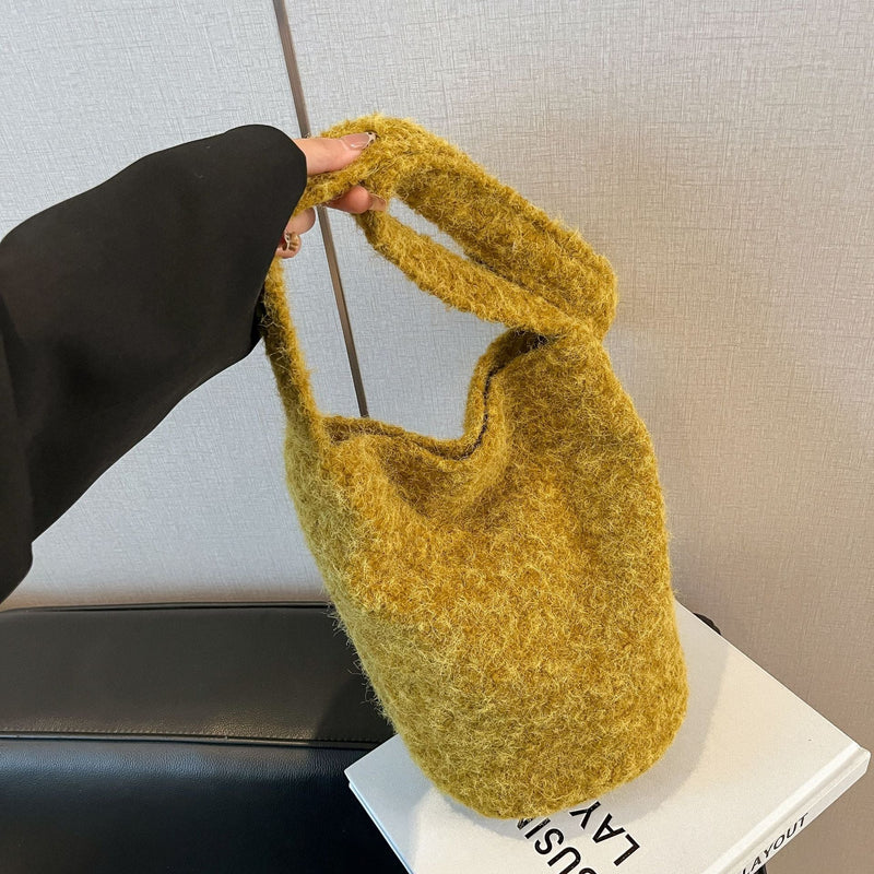 Large-Capacity Commuting Bucket Bag Soft Waxy Woolen Fashion Shoulder Bag