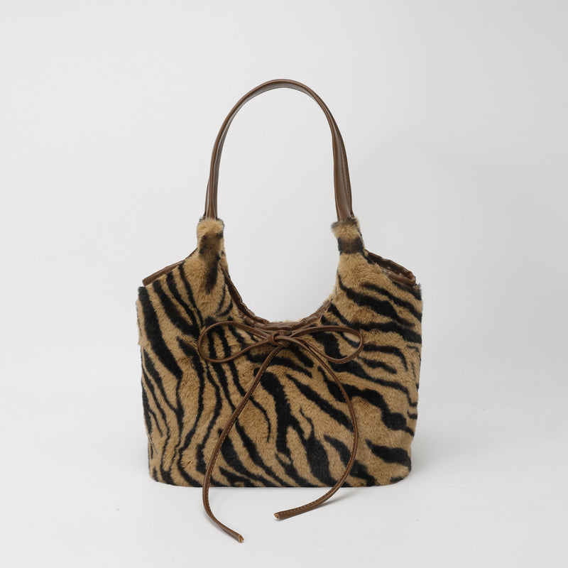 Leopard Print Plush Tote Bag for Women Light Luxury Commuter Bag