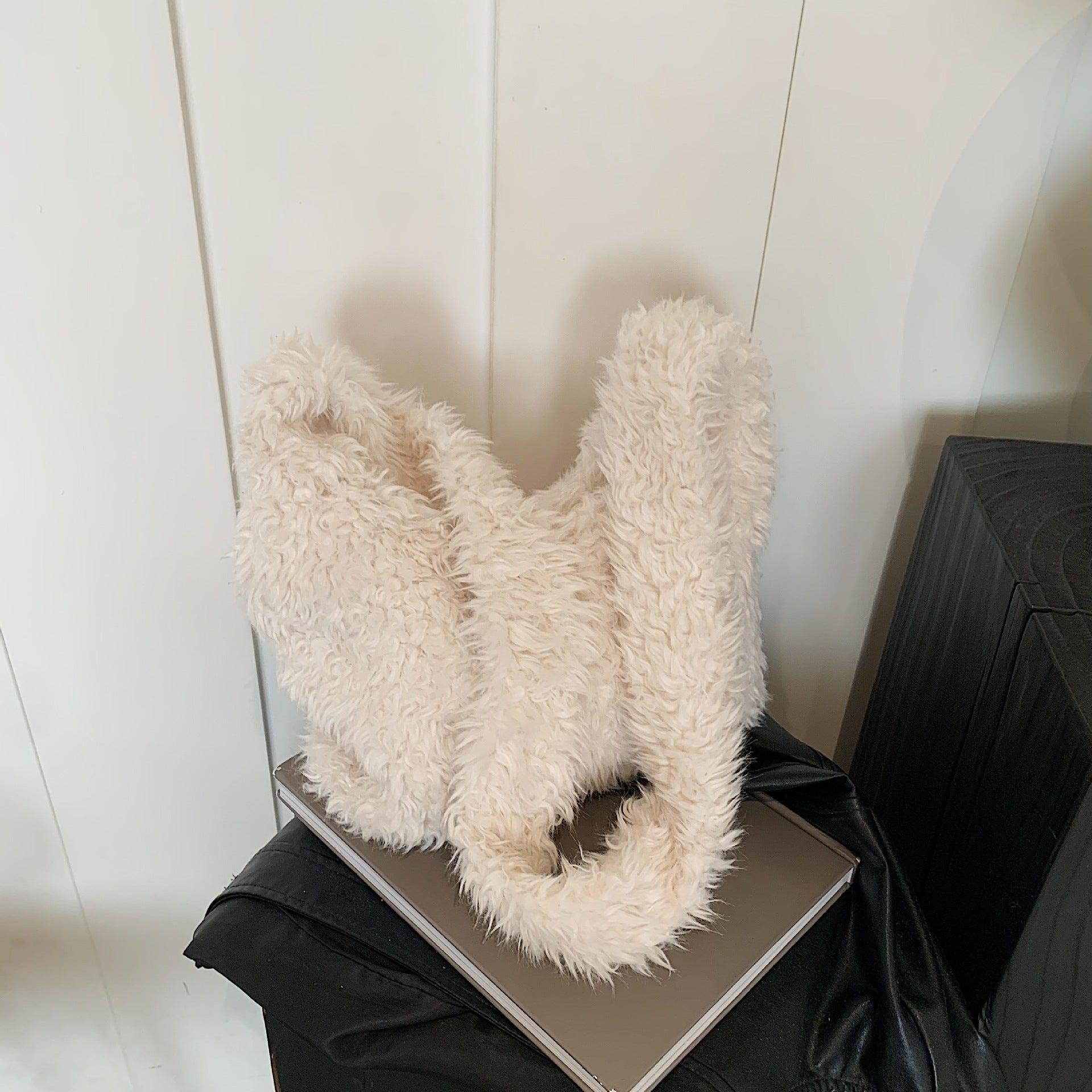 Large Capacity Plush Lazy Bag Shoulder Bag Commuter Dumpling Bag