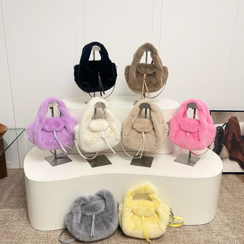 Niche Wool Bucket Bag for Commuters