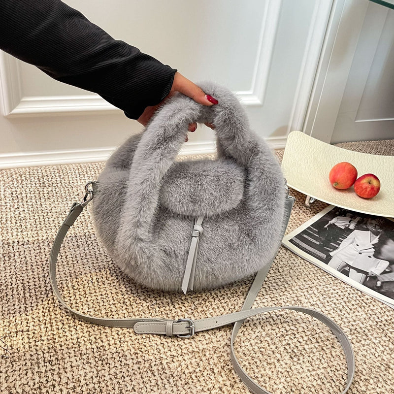 Niche Wool Bucket Bag for Commuters