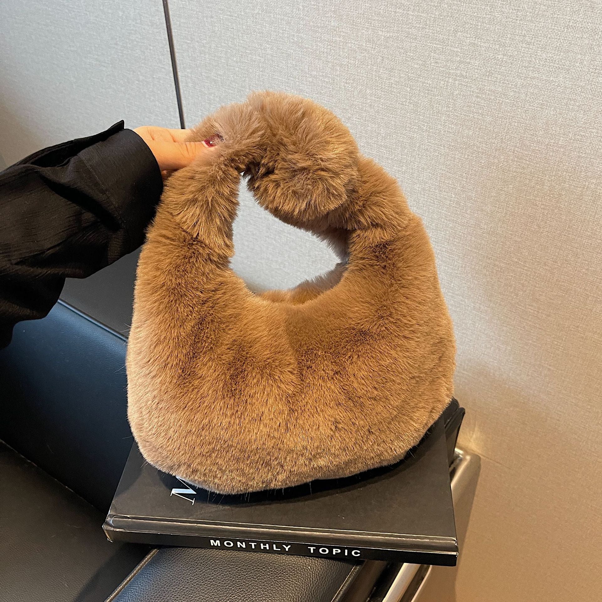 Plush Handbag Women's Versatile Dinner Bag
