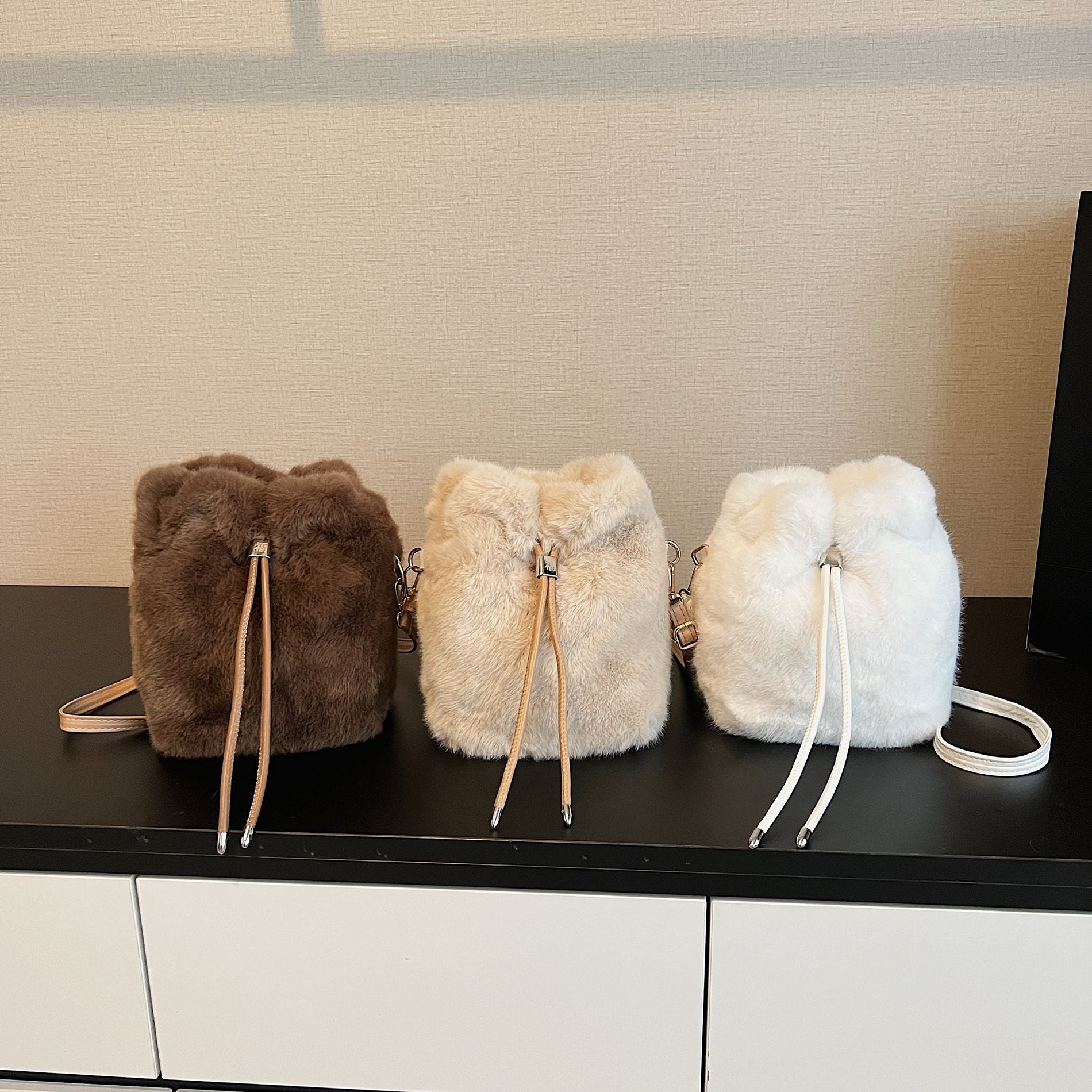Plush Bucket Bag Fashionable Cute Shoulder Messenger Bag
