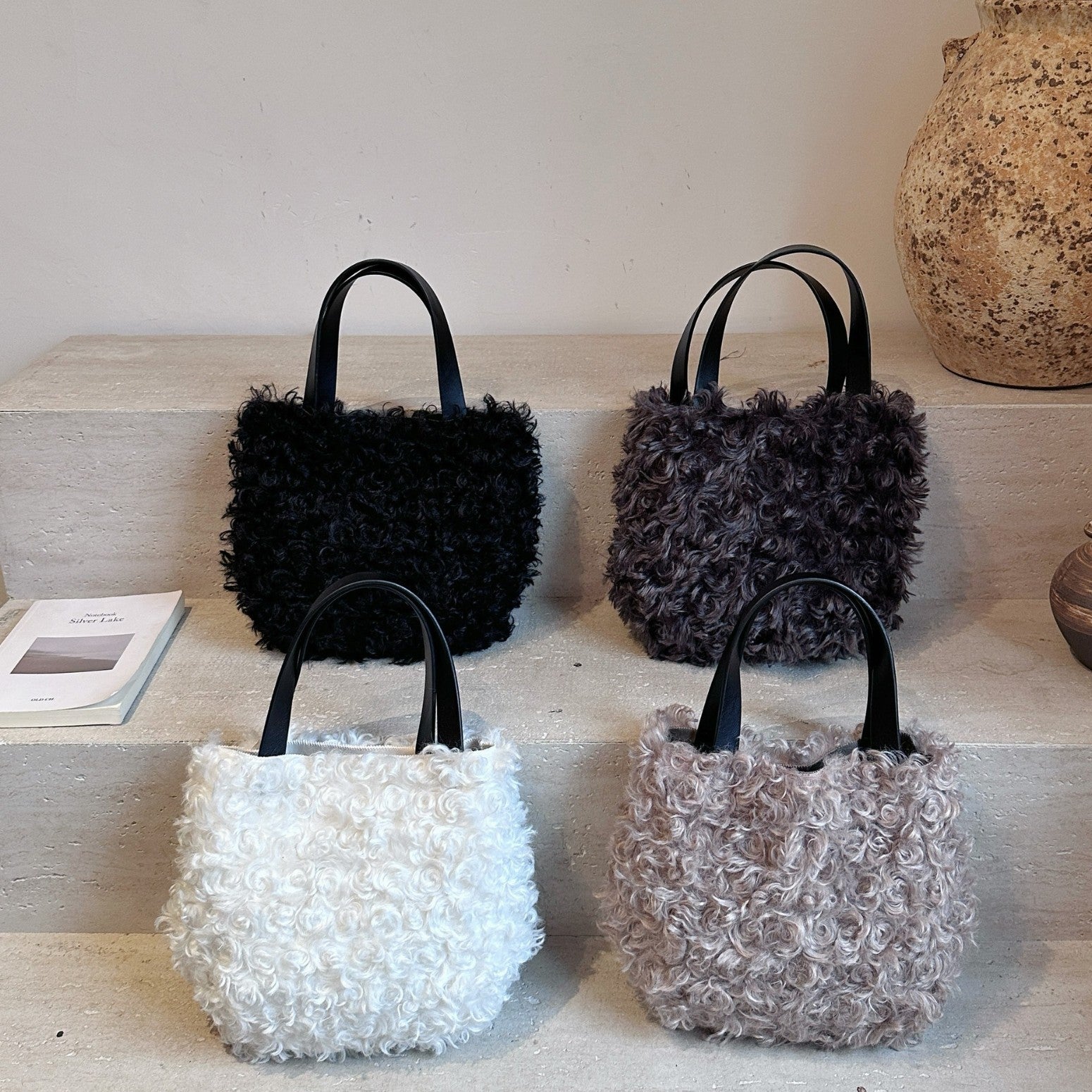 High Fashion Plush Bucket Handbag Autumn Winter New Style