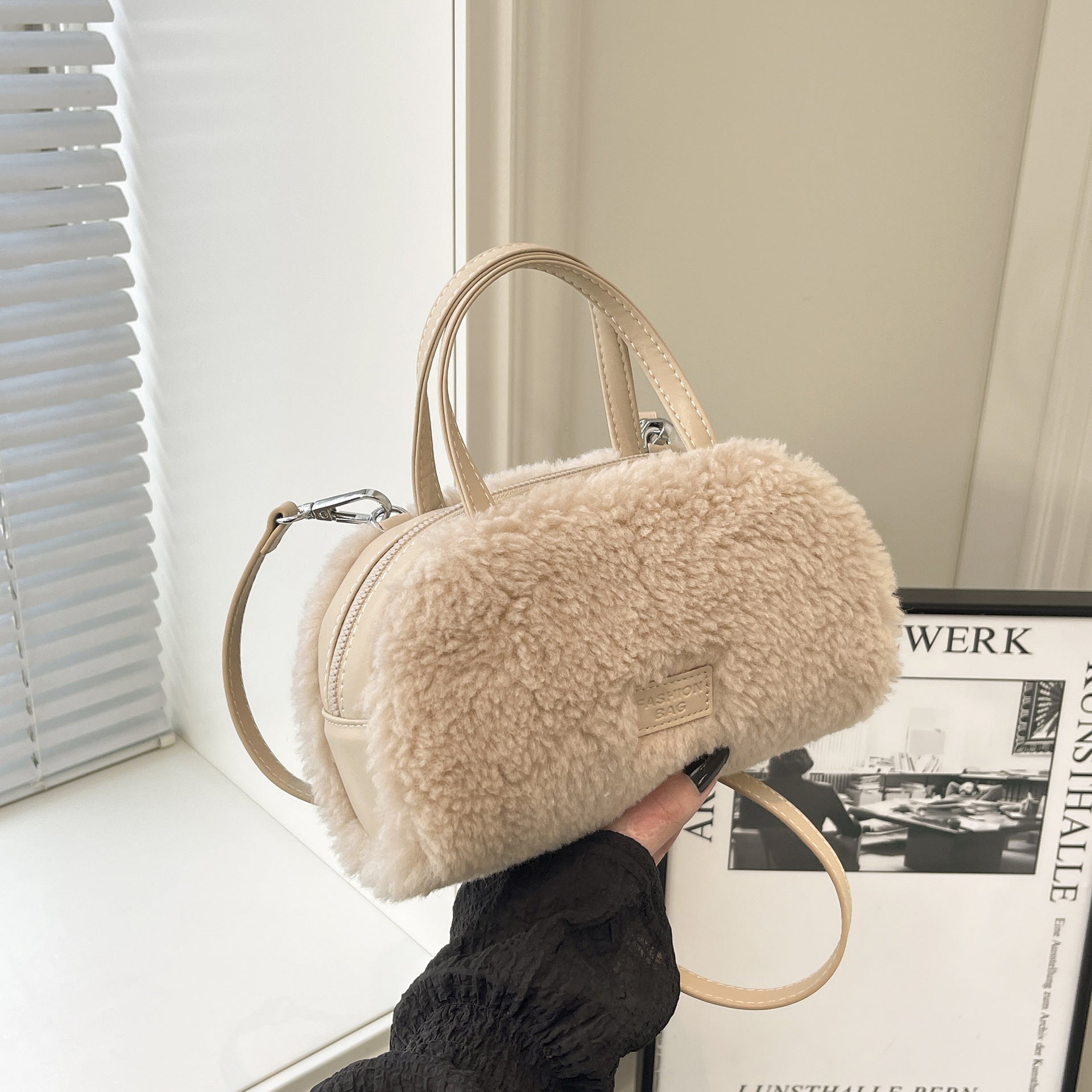 Light Luxury Plush Women's Shoulder Bag Retro Commuter Messenger