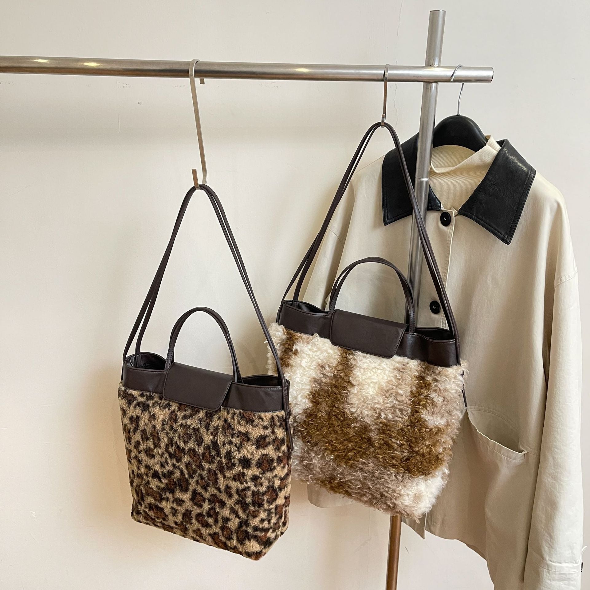 Fashionable Large-Capacity Plush Shoulder Bag