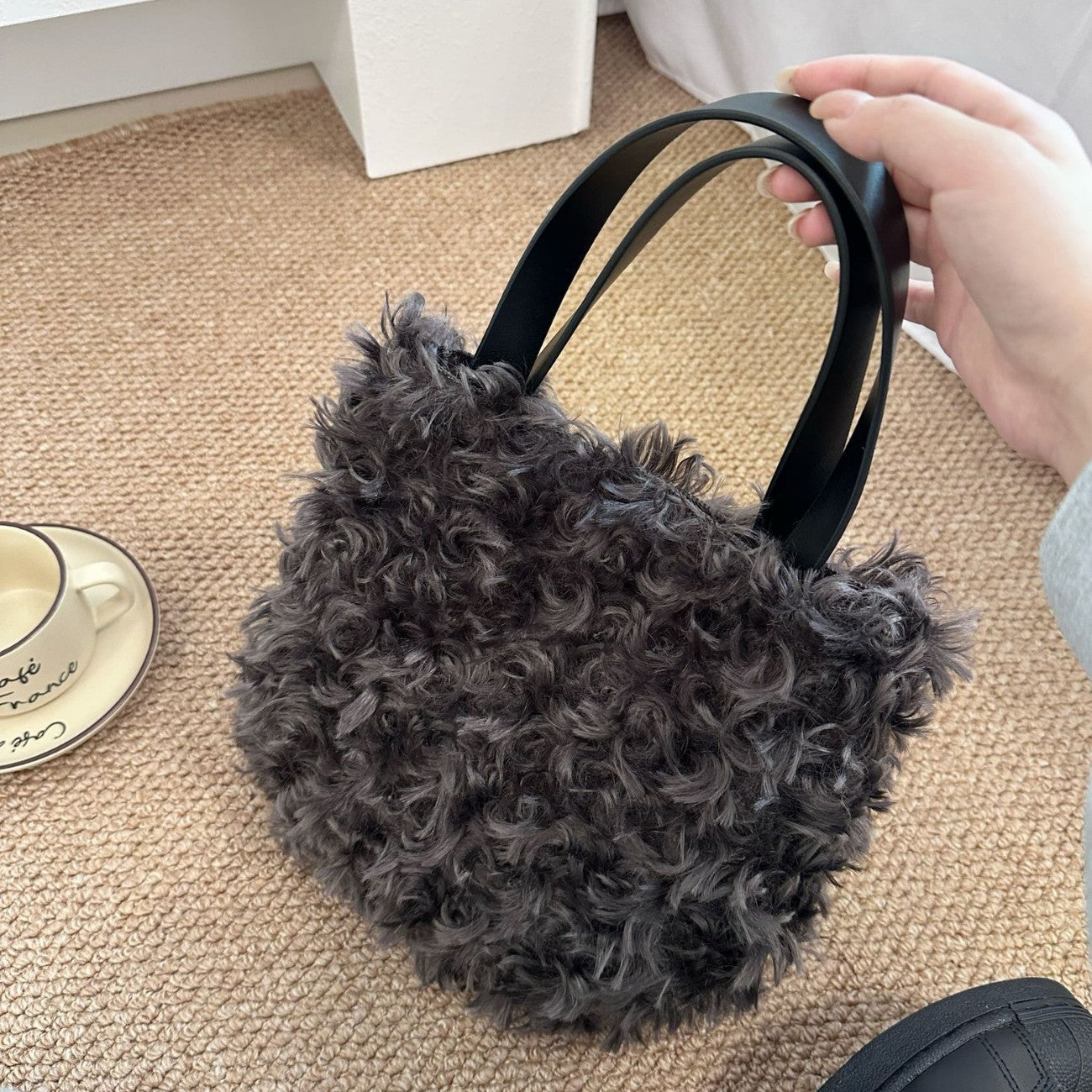 High Fashion Plush Bucket Handbag Autumn Winter New Style
