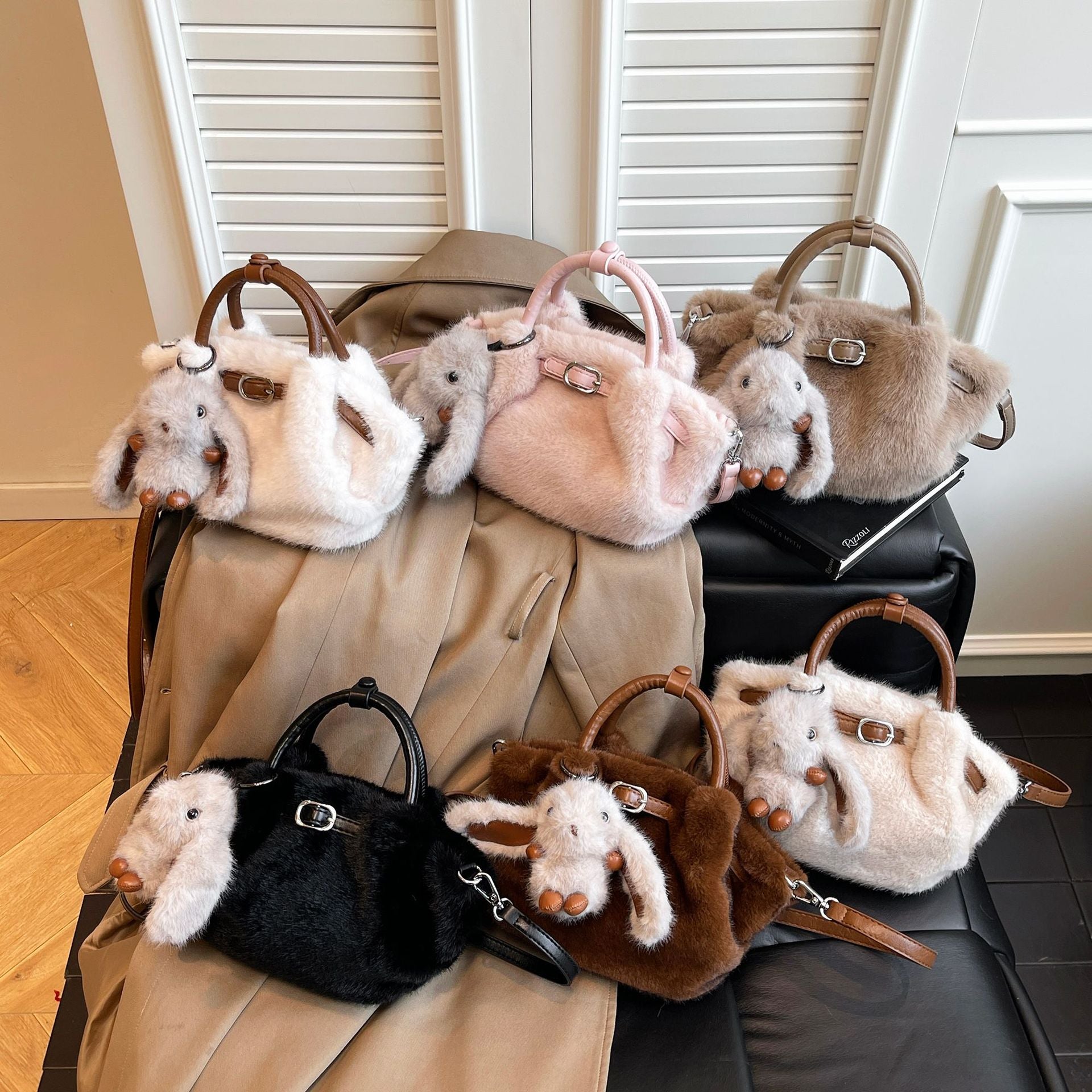 Niche Cute Portable Bucket Bag Large Capacity Daily Casual Shoulder Messenger Bag