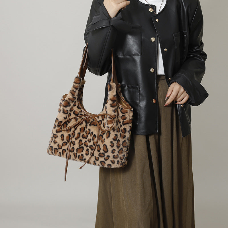 Leopard Print Plush Tote Bag for Women Light Luxury Commuter Bag