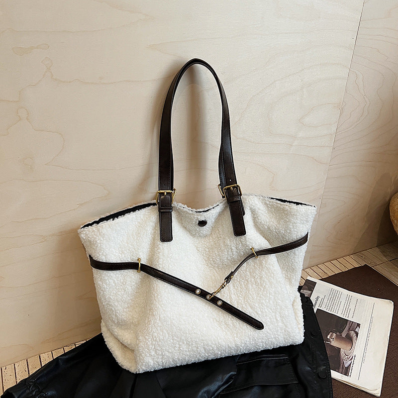 Ins Retro Tote Bag Plush Large Capacity Fashion Versatile Lamb Wool Premium Shoulder Commuter Armpit Bag
