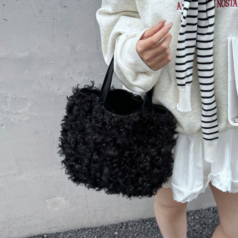 High Fashion Plush Bucket Handbag Autumn Winter New Style