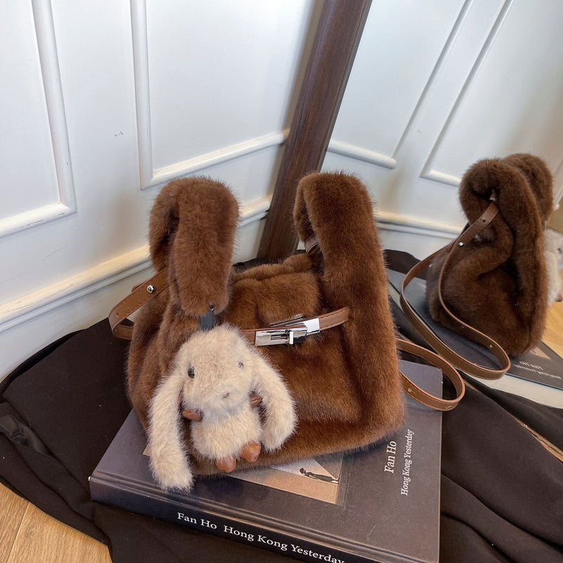 Light Luxury Plush Lock Shoulder Bag Trendy Commuter Messenger