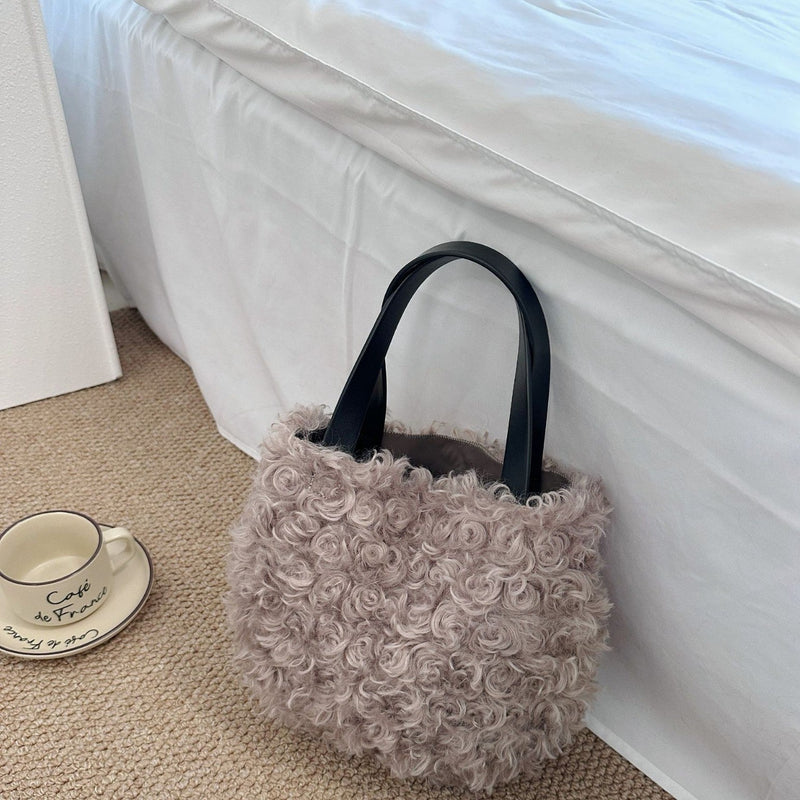 High Fashion Plush Bucket Handbag Autumn Winter New Style