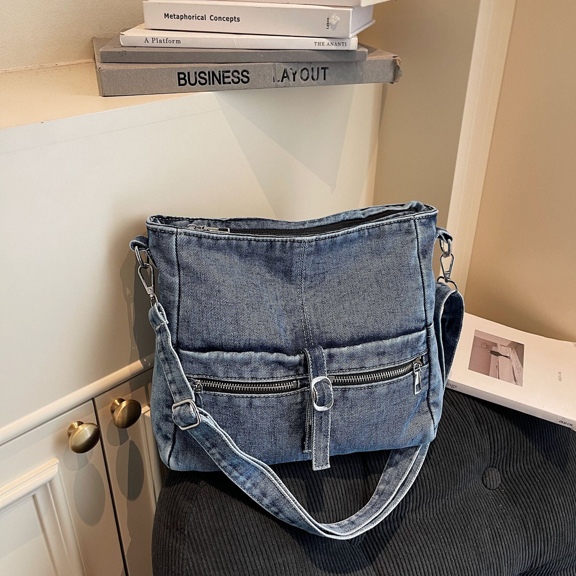 Large Capacity Retro Denim Tote Bag for Commuting