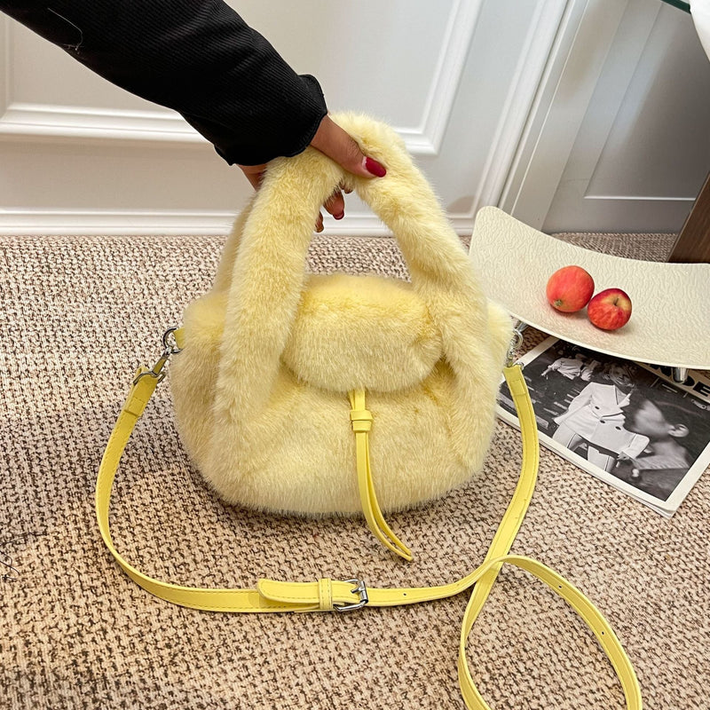 Niche Wool Bucket Bag for Commuters