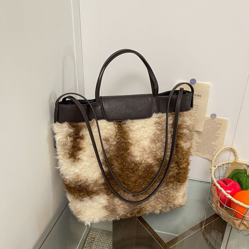 Fashionable Large-Capacity Plush Shoulder Bag