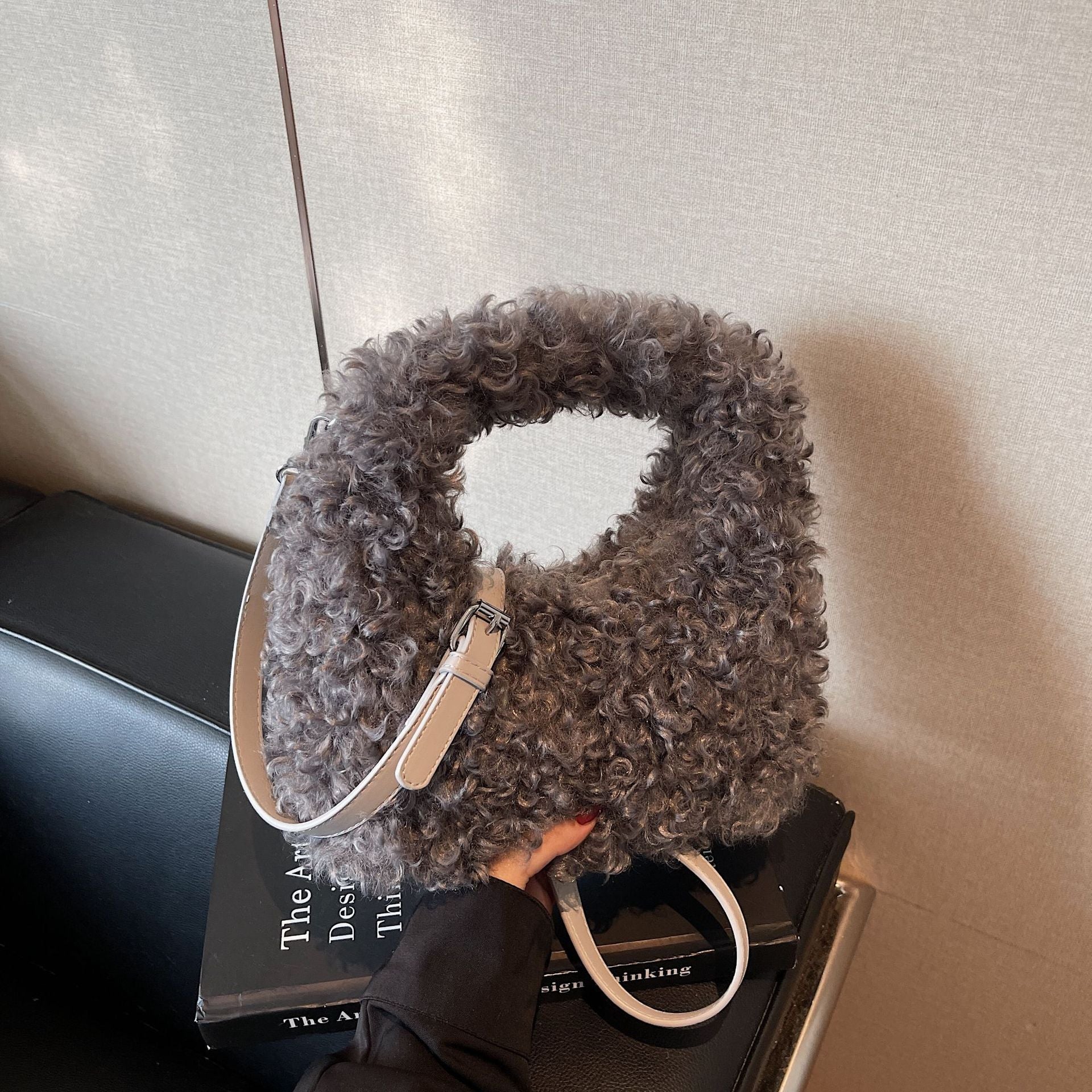 Cute Plush Shoulder Bag Fashion Trend Commuter Messenger