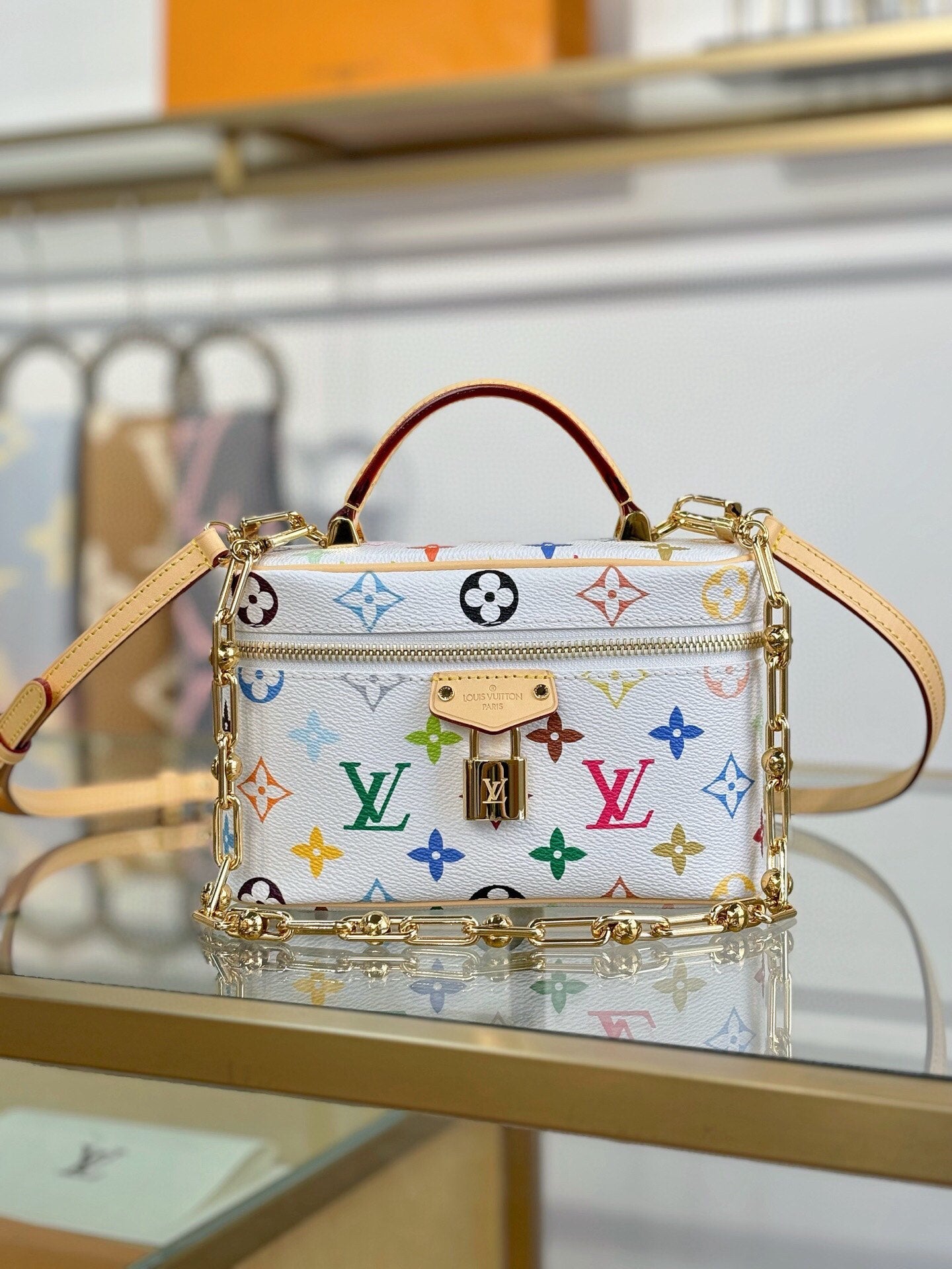 M13662 Vanity Chain Pouch Crossbody Bag