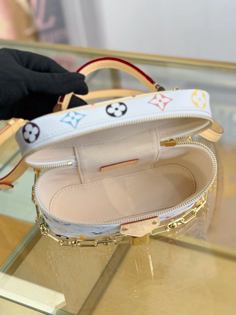 M13662 Vanity Chain Pouch Crossbody Bag